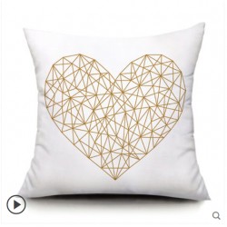 coussin  motif coeur geometrique  fond blanc  40cm X 40 cm