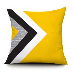 coussin  motif   triangle coté  fonds   jaune  40cm X 40 cm