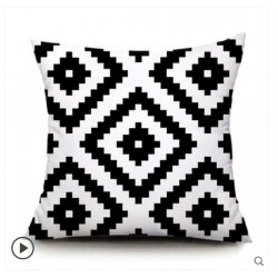 housse coussin motif  crochet  noir et blanc  40cm X 40 cm