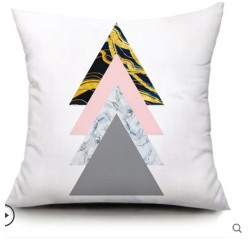 housse coussin  motif   4 triangles  fond blanc  40cm X 40 cm