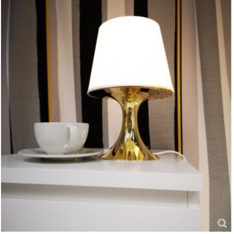Lampe de table blanc pied doré IKEA LAMPAN